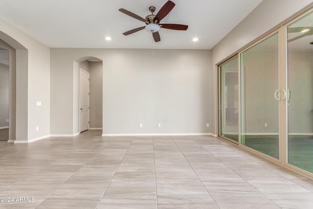 empty room with ceiling fan