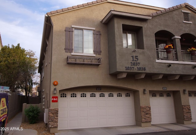 view of front of home with a garage