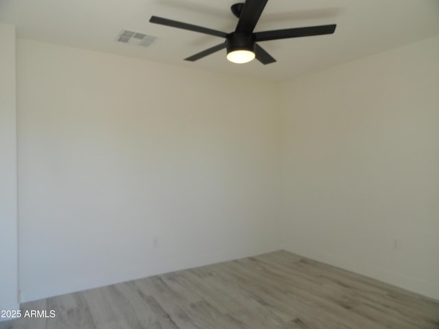 empty room with ceiling fan
