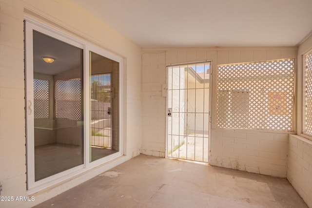 9803 N 40th Dr, Phoenix, AZ 85051 - view of unfurnished sunroom