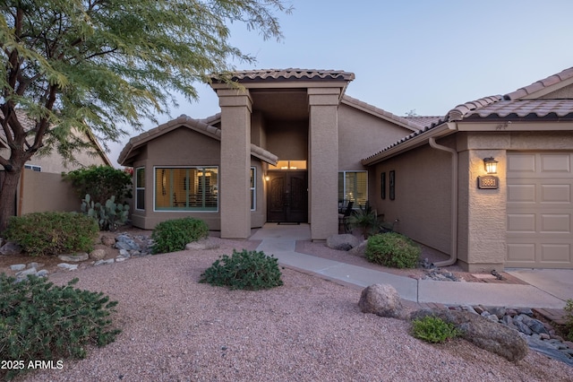 view of front of house featuring a garage