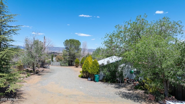 9495 E Marilyn Ln, Dewey, AZ 86327 - surrounding community featuring a mountain view and driveway