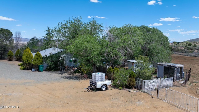 9495 E Marilyn Ln, Dewey, AZ 86327 - view of yard featuring a gate
