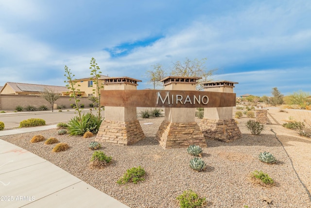 view of community / neighborhood sign