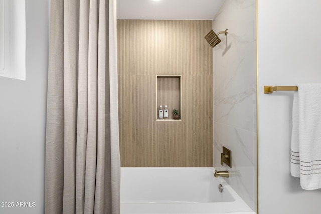 215 W Ruth Ave, Phoenix, AZ 85021 - bathroom with shower / bath combination with curtain