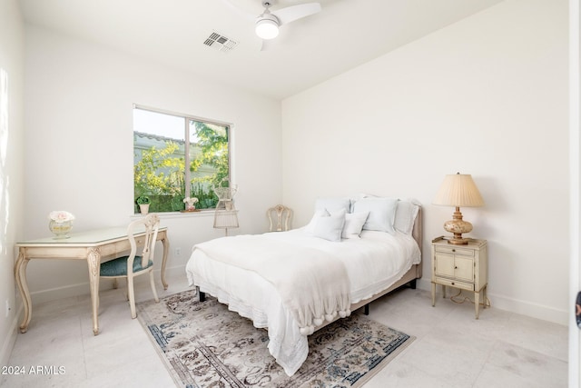 bedroom featuring ceiling fan