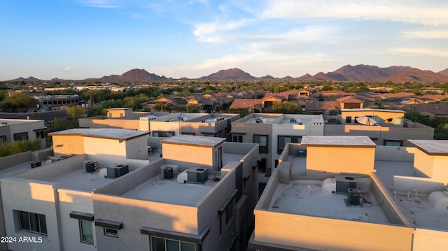 bird's eye view featuring a mountain view