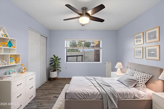 2726 W Meseto Cir, Mesa, AZ 85202 - bedroom featuring dark wood-style flooring, a closet, and a ceiling fan