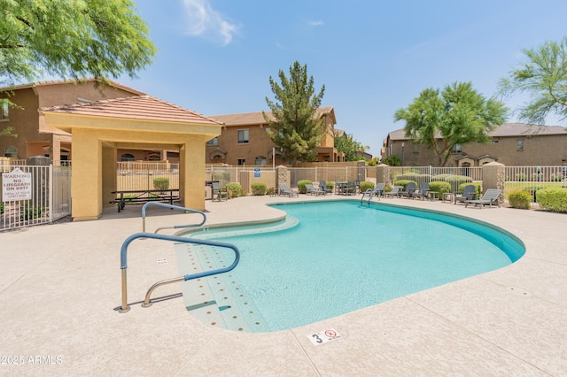 2150 E Bell Rd Unit 1088, Phoenix, AZ 85022 - community pool featuring a patio area