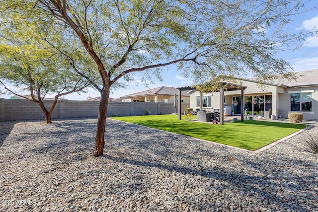 view of yard featuring a patio area