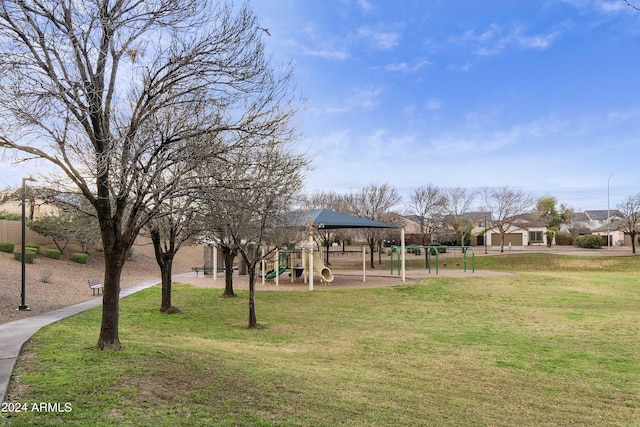 view of yard featuring a residential view