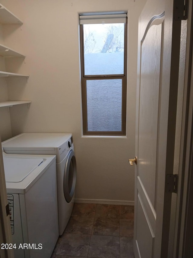 1970 W Park Pl, Chandler, AZ 85224 - washroom featuring washer and clothes dryer and baseboards