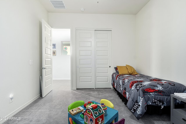 bedroom featuring a closet