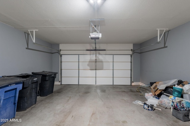 931 S Racine Ln, Gilbert, AZ 85296 - garage featuring a garage door opener