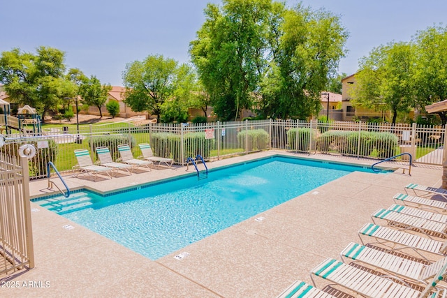 931 S Racine Ln, Gilbert, AZ 85296 - community pool featuring a patio