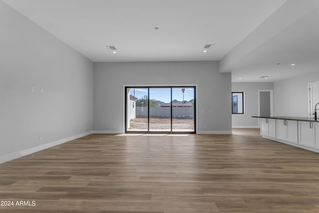 empty room featuring light hardwood / wood-style flooring