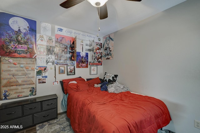 bedroom with ceiling fan