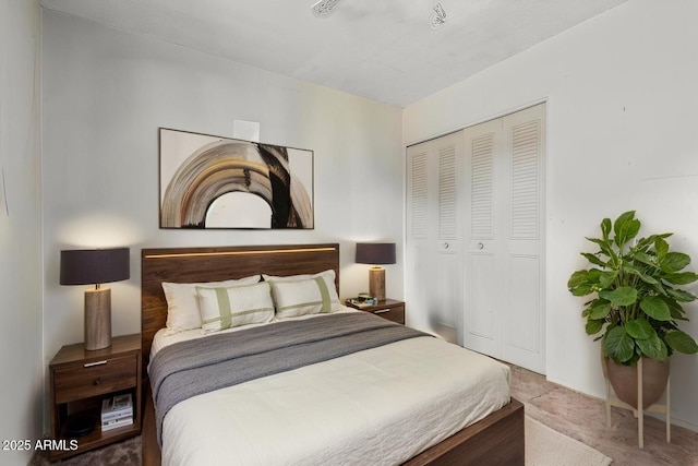 2145 W Cholla St, Phoenix, AZ 85029 - carpeted bedroom with a closet