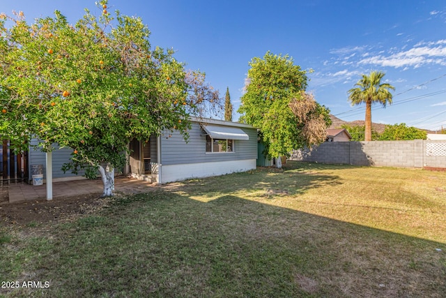 2145 W Cholla St, Phoenix, AZ 85029 - view of yard featuring a patio area