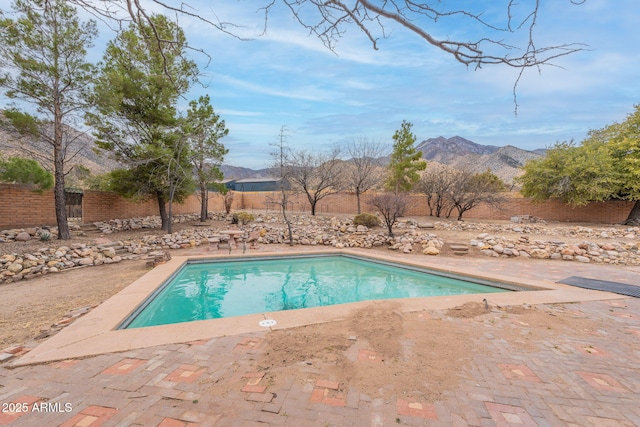 view of pool featuring a mountain view