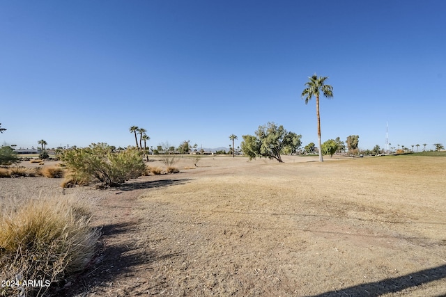 view of yard featuring a rural view