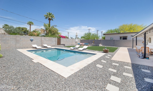 2320 E Mulberry Dr, Phoenix, AZ 85016 - view of pool with a fenced backyard, a fenced in pool, and a patio area