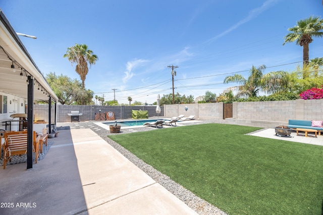 2320 E Mulberry Dr, Phoenix, AZ 85016 - view of yard with a fenced backyard, a fenced in pool, a fire pit, and a patio area