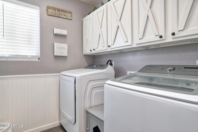 775 E Leslie Ave, San Tan Valley, AZ 85140 - laundry room featuring washing machine and dryer, cabinet space, wainscoting, and a textured wall