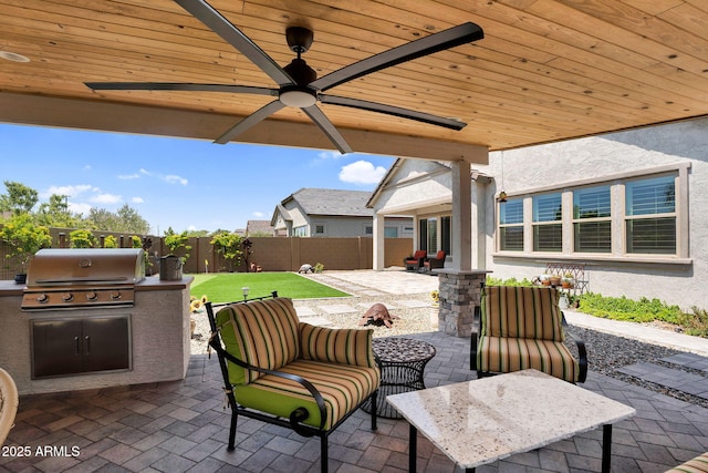 3915 N Shannon Cir, Mesa, AZ 85215 - fenced backyard featuring a patio area, area for grilling, and a ceiling fan