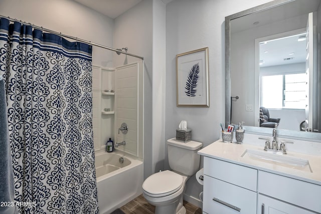 4100 S Pinelake Way Unit 149, Chandler, AZ 85249 - bathroom featuring vanity, shower / tub combo, and wood finished floors