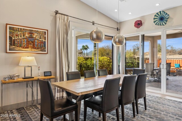 dining room with visible vents, baseboards, and recessed lighting