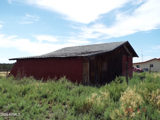 view of outdoor structure