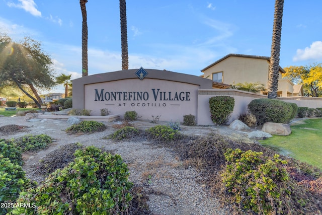 view of community / neighborhood sign