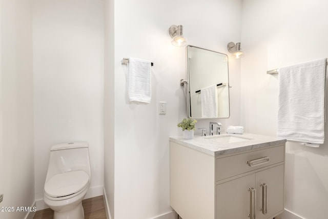 1338 E Granada Rd, Phoenix, AZ 85006 - bathroom featuring vanity and baseboards