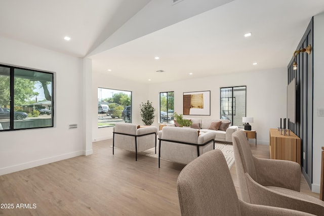 1338 E Granada Rd, Phoenix, AZ 85006 - living area featuring light wood-style floors and recessed lighting