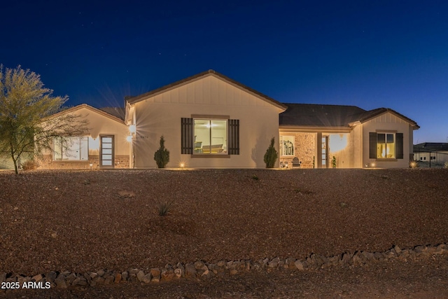 view of front of property