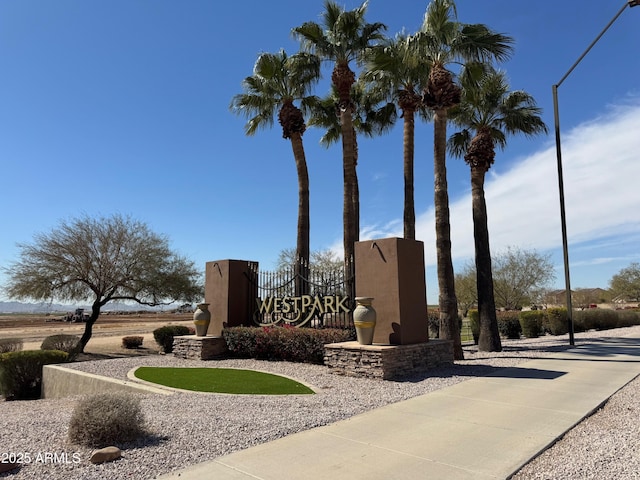 view of community / neighborhood sign