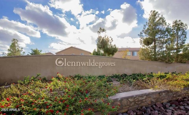 view of community / neighborhood sign