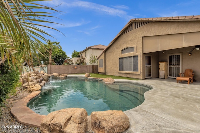 11101 W Wilshire Dr, Avondale, AZ 85392 - view of pool featuring a fenced backyard and a patio