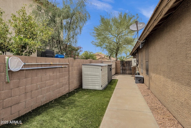 11101 W Wilshire Dr, Avondale, AZ 85392 - fenced backyard with a gate