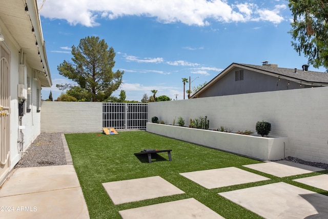 3814 N 36th St, Phoenix, AZ 85018 - fenced backyard featuring a patio