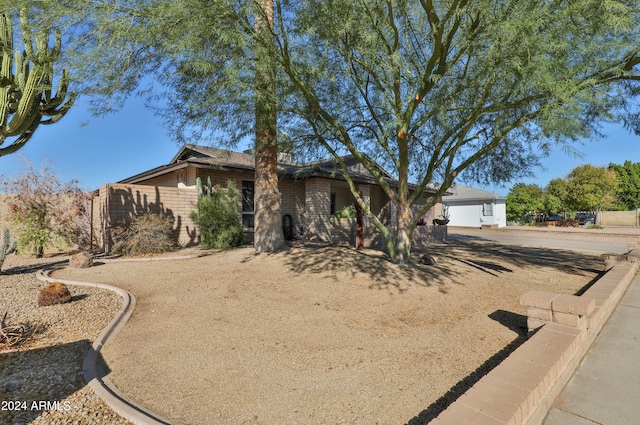 view of front facade with a garage