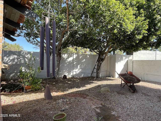15240 N 51st St, Scottsdale, AZ 85254 - view of yard with a fenced backyard