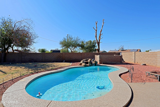 view of swimming pool