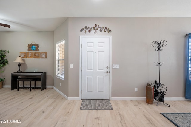 entryway featuring light hardwood / wood-style floors and ceiling fan