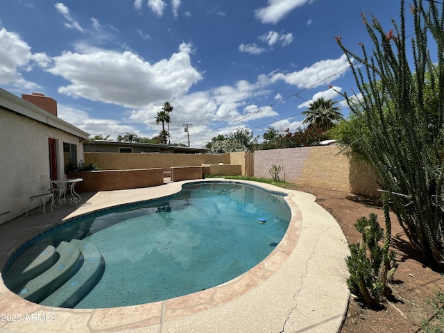 1618 W Vernon Ave, Phoenix, AZ 85007 - view of pool featuring a fenced backyard and a patio area