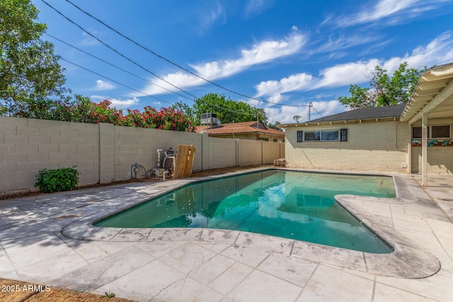 2938 N 18th Ave, Phoenix, AZ 85015 - view of pool featuring a patio and a fenced backyard