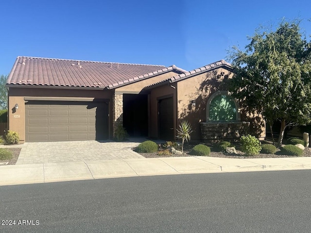 view of front facade featuring a garage