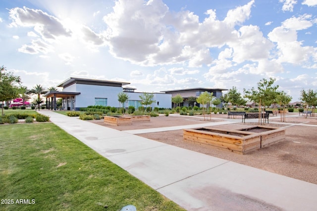 9922 E Thunderbolt Ave, Mesa, AZ 85212 - surrounding community featuring a gazebo and a lawn