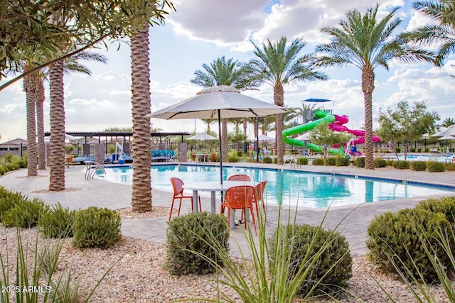 9922 E Thunderbolt Ave, Mesa, AZ 85212 - community pool with a patio